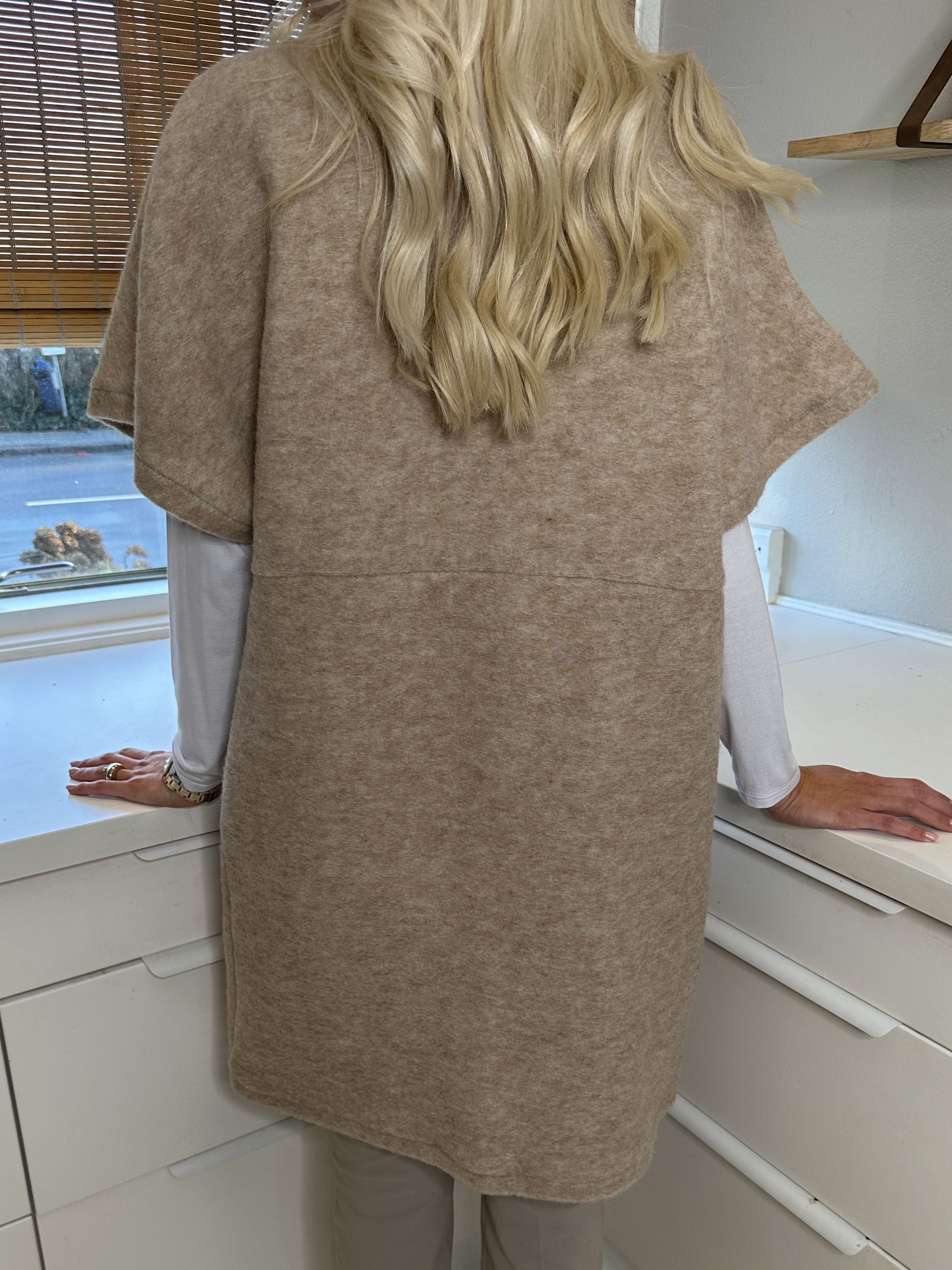 Bianca - Blød lun vest med knapper